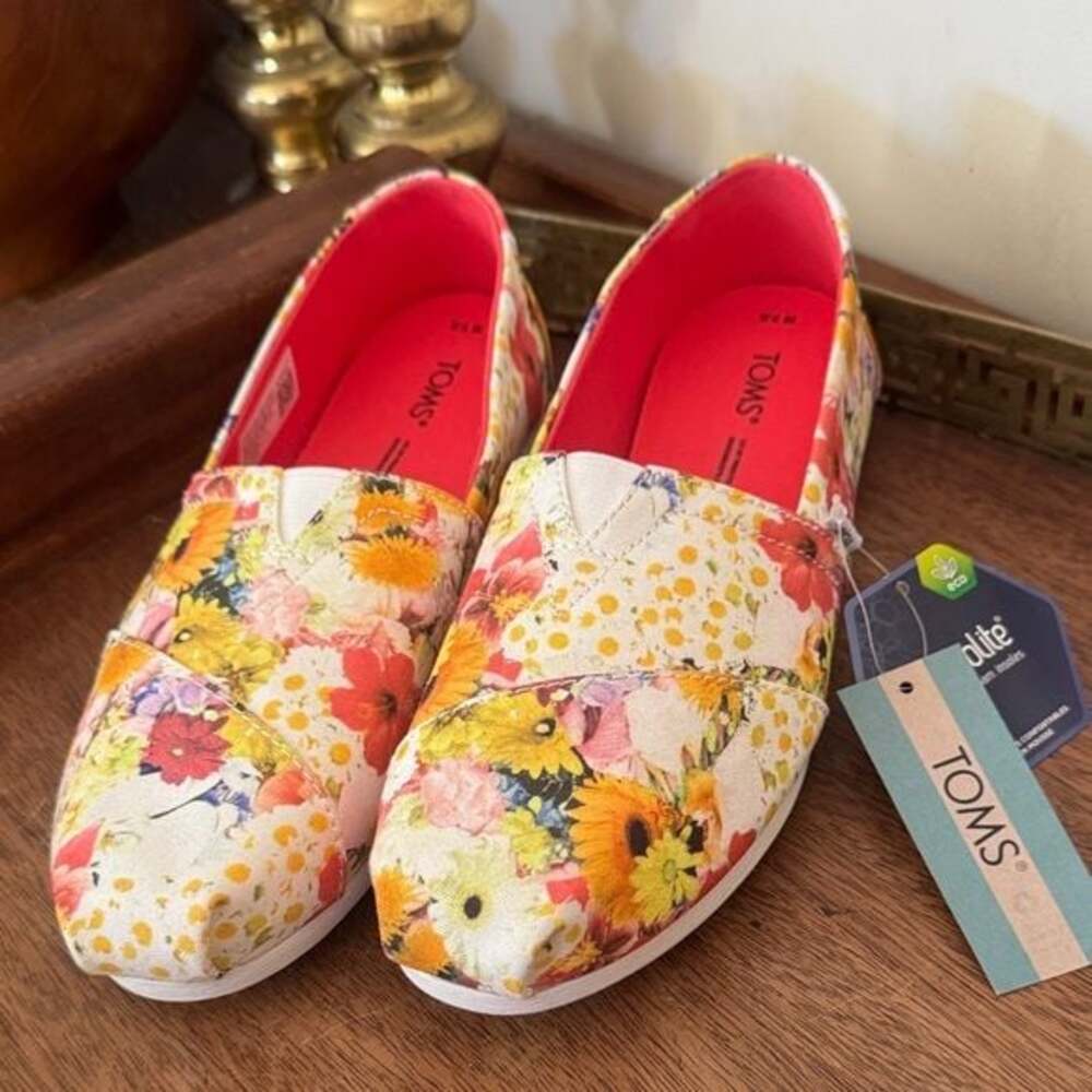 New TOMS Alpargata White Floral Slip Ons
